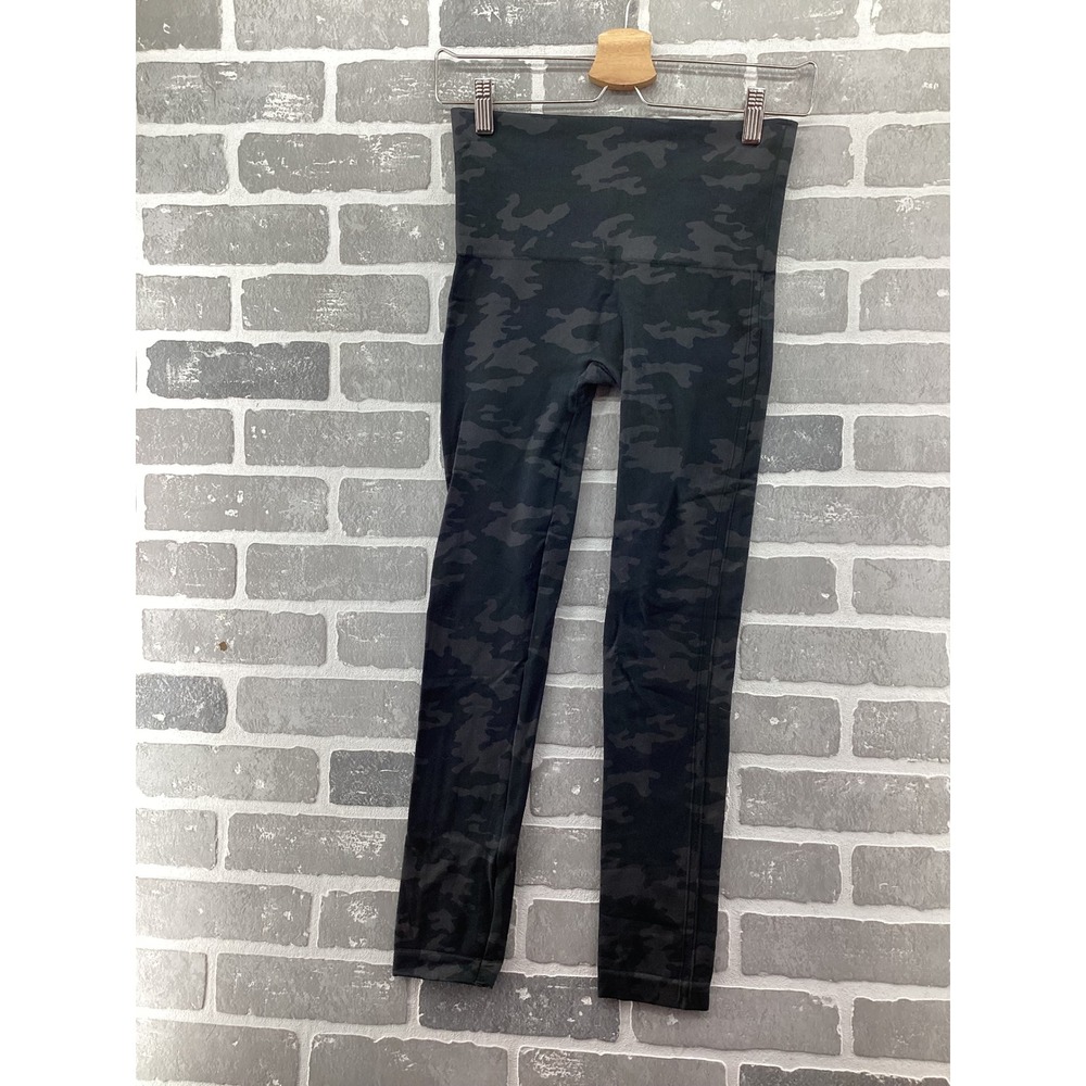 Spanx Look At Me Now Seamless Camo Leggings Green Black Size Medium High Waist